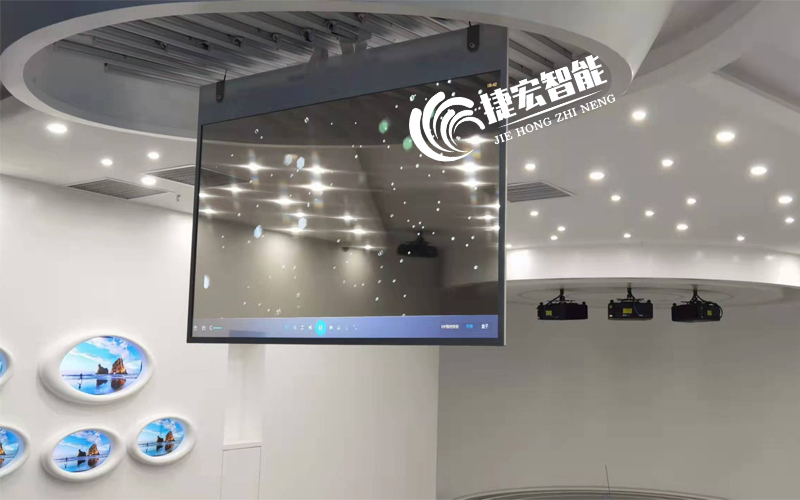 OLED透明顯示屏應(yīng)用在多媒體展廳